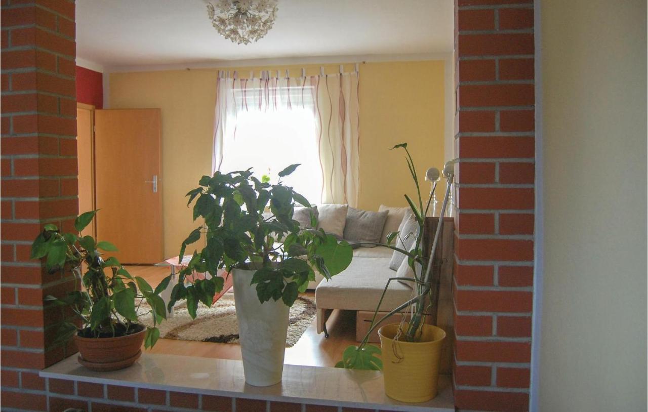 Awesome Apartment In Rostock With Wifi ภายนอก รูปภาพ